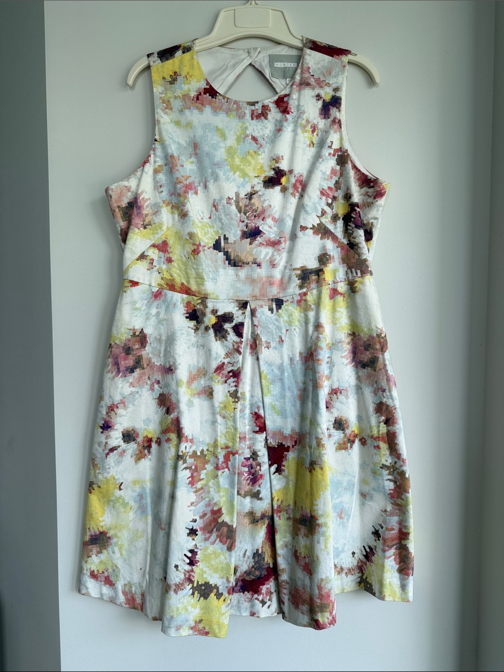 HUNTER BELL White Dress with Yellow, Pink and Burgundy Watercolor Print, Size10P